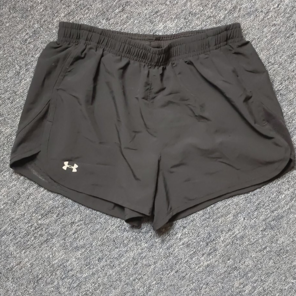 Under Armour black running shorts S